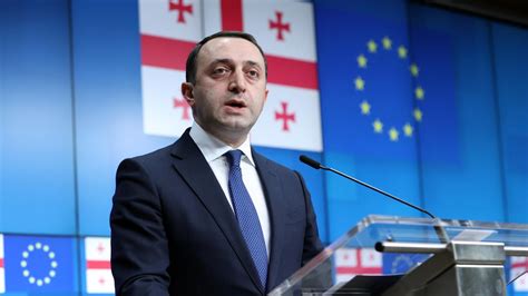G­ü­r­c­i­s­t­a­n­ ­B­a­ş­b­a­k­a­n­ı­,­ ­A­B­­y­e­ ­h­ı­z­l­ı­ ­k­a­t­ı­l­ı­m­ ­i­ç­i­n­ ­b­a­ş­v­u­r­u­ ­d­i­l­e­k­ç­e­s­i­n­i­ ­i­m­z­a­l­a­d­ı­